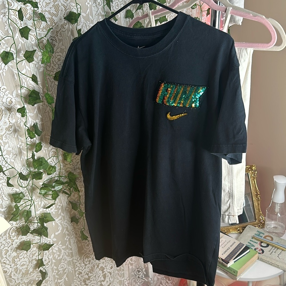 NIKE Men’s Short Sleeve FUNK shirt
